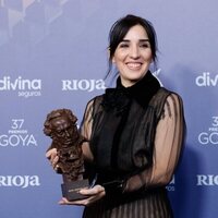 Alauda Ruiz de Azúa en la alfombra de ganadores de los Goya 2023