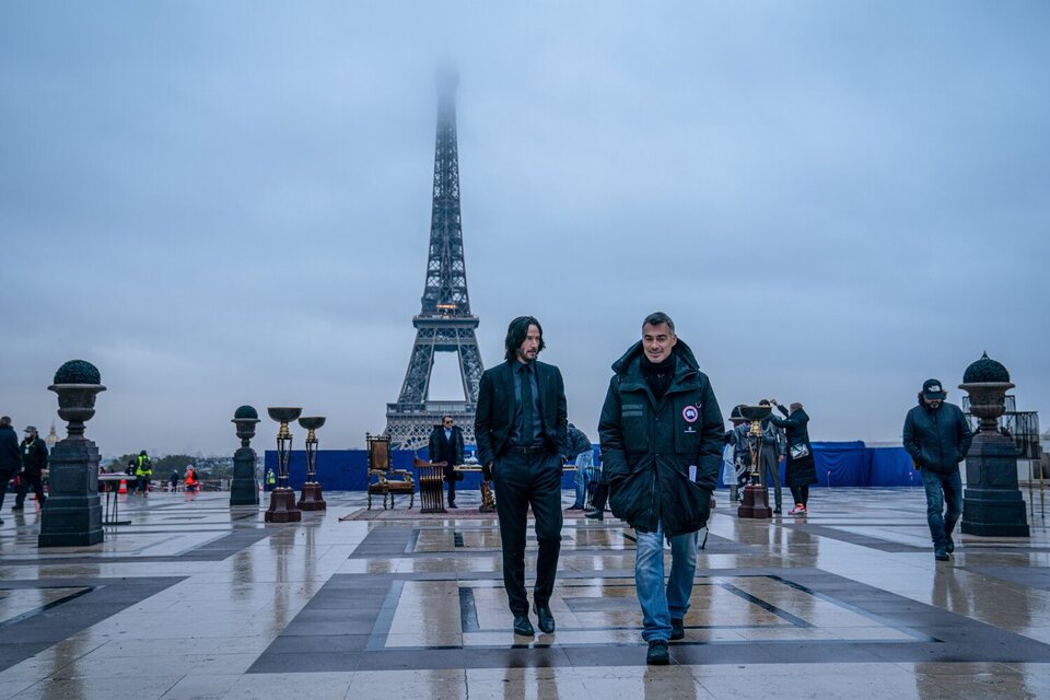 Keanu Reeves y Chad Stahelski en el set de 'John Wick 4'