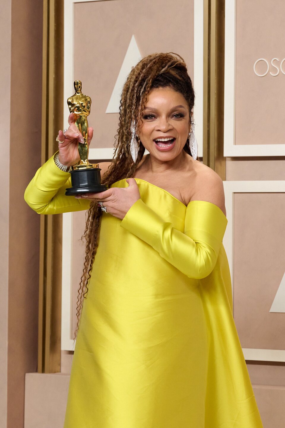 Ruth E. Carter, ganadora del Oscar 2023 al Mejor diseño de vestuario