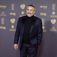 Eduard Fernandez llega a la alfombra roja de la gala de los Premios Goya 2024