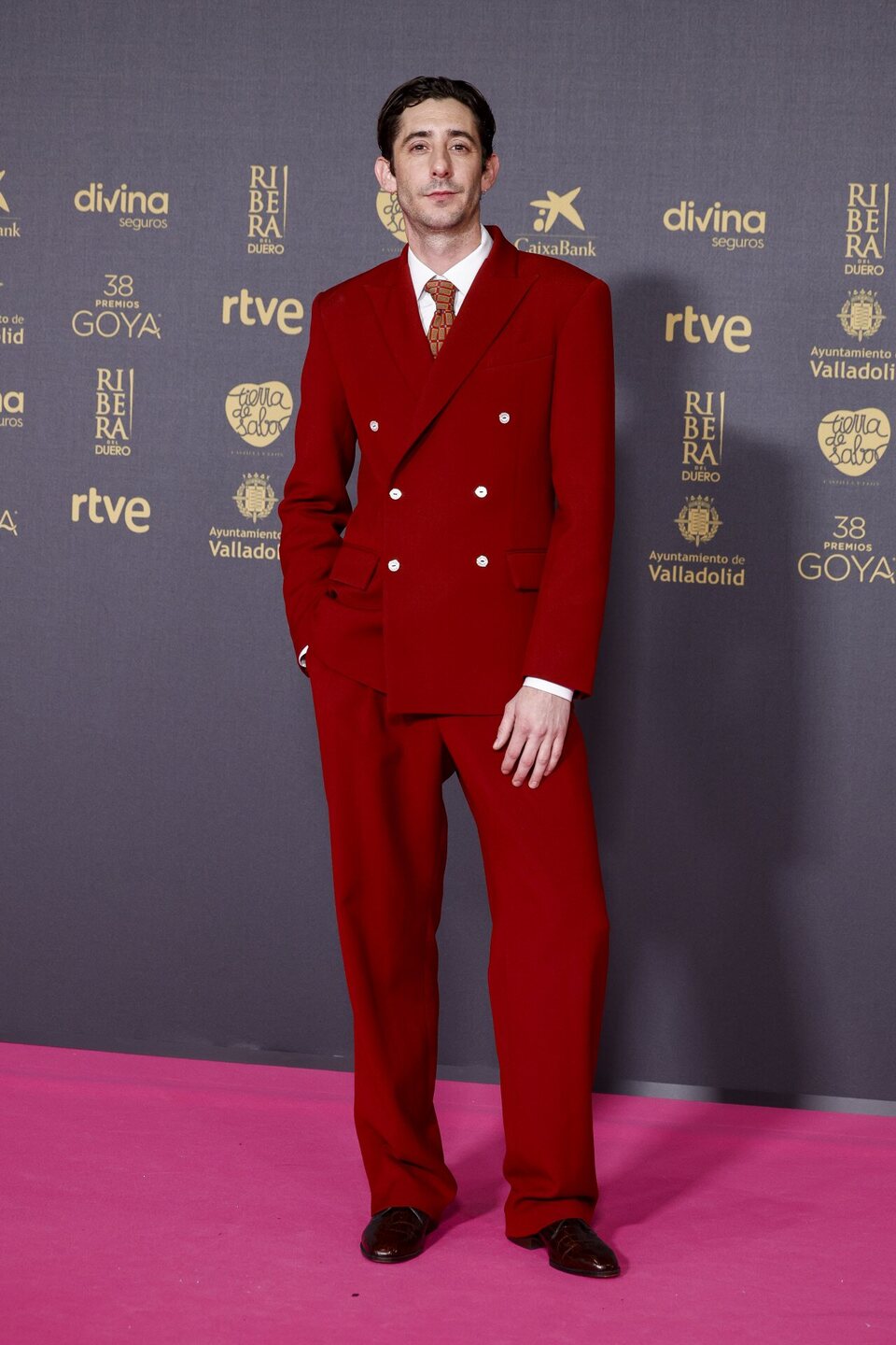 Enric Auquer llega a la alfombra roja de los Goya 2024