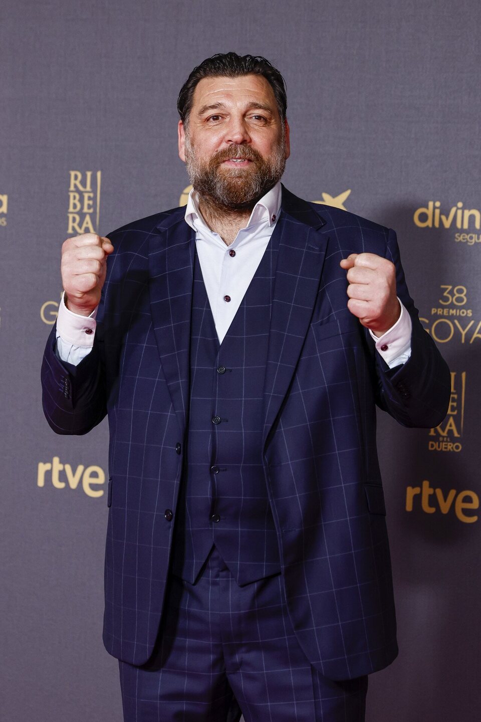 Hovik Keuchkerian llega a la alfombra roja de los Goya 2024