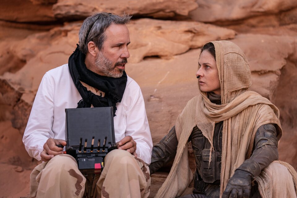  Denis Villeneuve y Rebecca Ferguson en el rodaje de 'Dune: Parte 2'