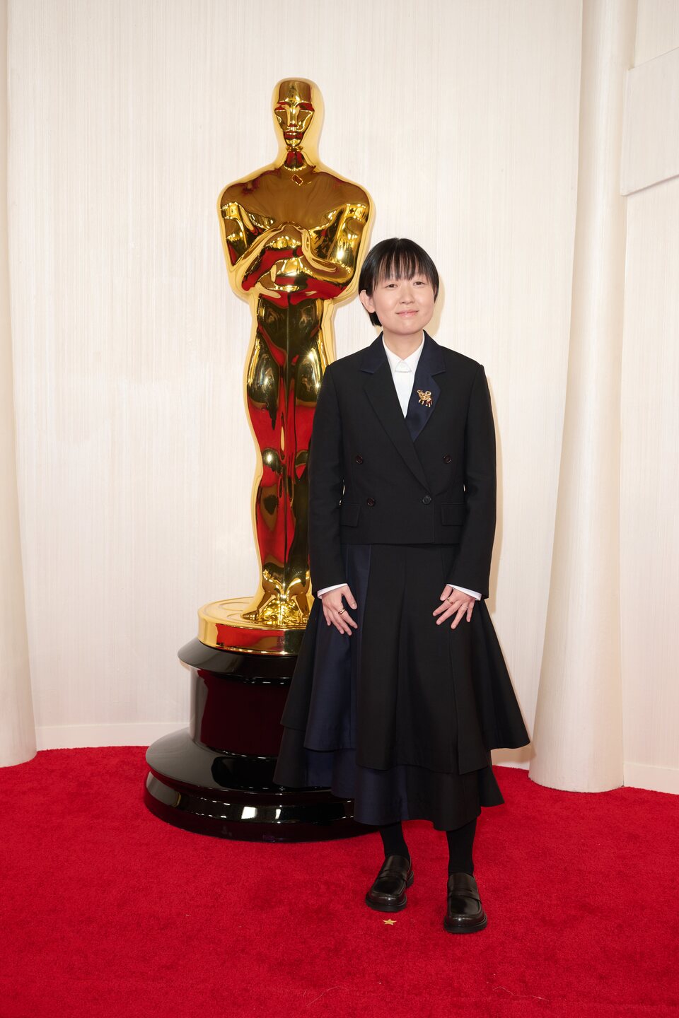 Celine Song en la alfombra roja de los Oscar 2024