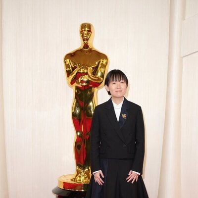 Celine Song en la alfombra roja de los Oscar 2024