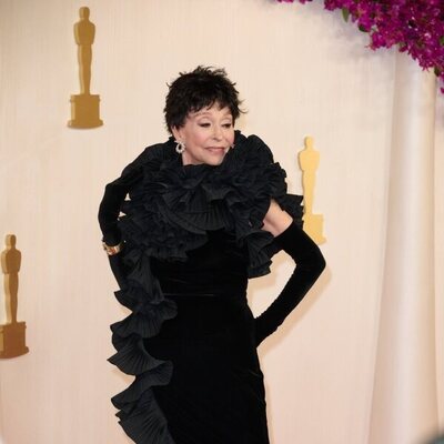 Rita Moreno en la alfombra roja de los Oscar 2024