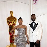 Gabrielle Union y Dwayne Wade en la alfombra roja de los Oscar 2024