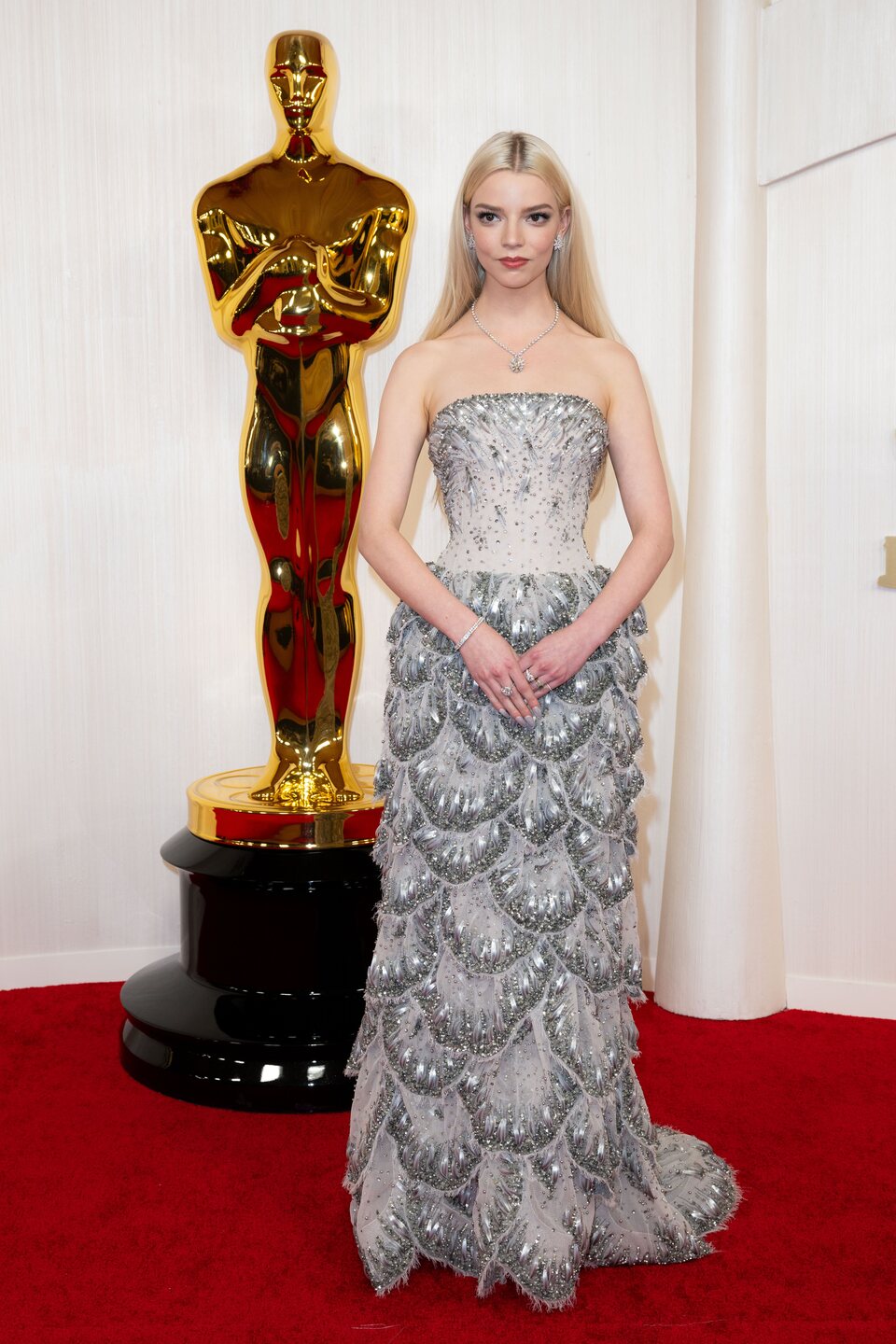 Anya Taylor-Joy en la alfombra roja de los Oscar 2024