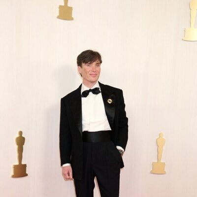 Cillian Murphy en la alfombra roja de los Oscar 2024