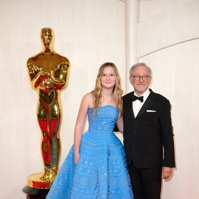 Steven Spielberg en la alfombra roja de los Oscar 2024