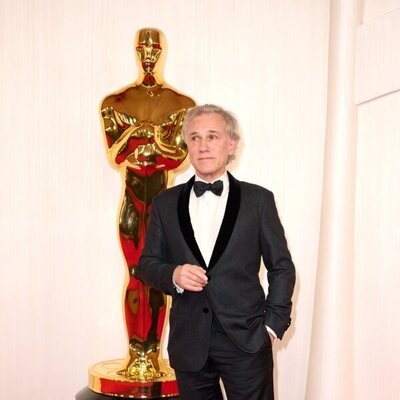 Christoph Waltz en la alfombra roja de los Oscar 2024