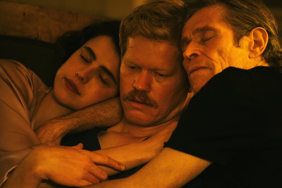 Margaret Qualley, Jesse Plemons y Willem Dafoe