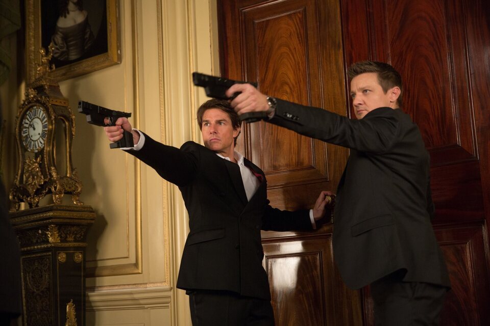 Tom Cruise y Jermey Renner en 'Misión Imposible: Nación secreta'