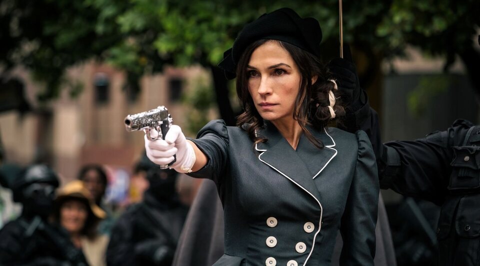 Famke Janssen es la villana autócrata de 'Kill boy'