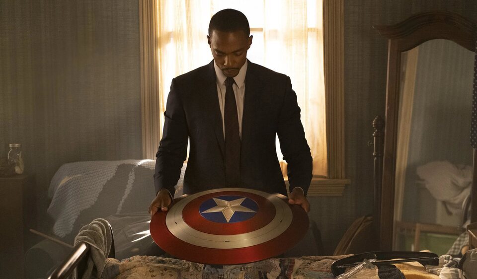 Anthony Mackie se convierte en el superhéroe más patriótico de Marvel