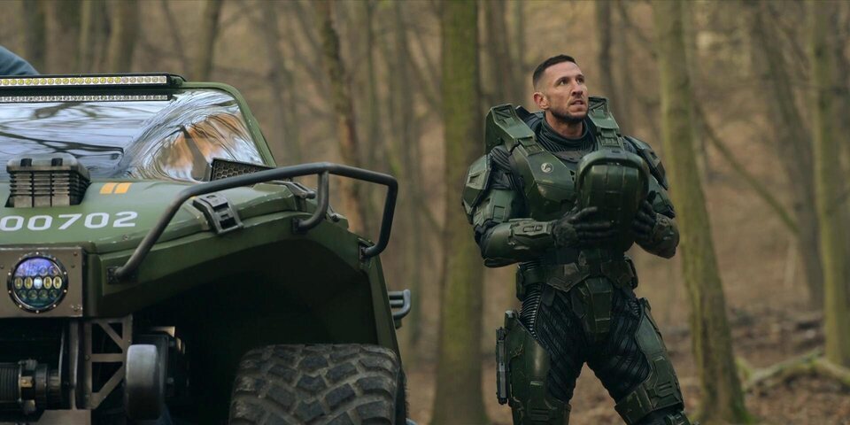 Pablo Schreiber como el Jefe Maestro en la serie 'Halo'