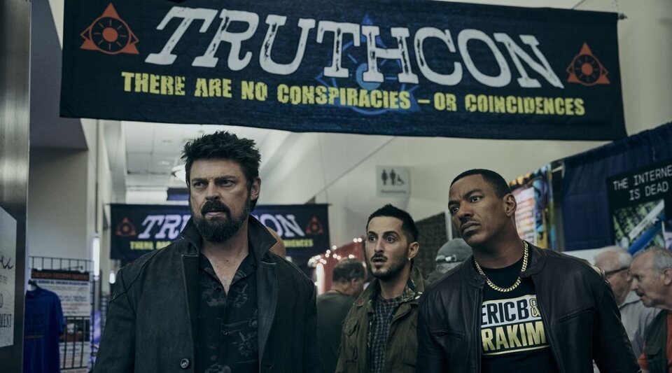 Karl Urban, Tomer Capone y Laz Alonso en 'The Boys'