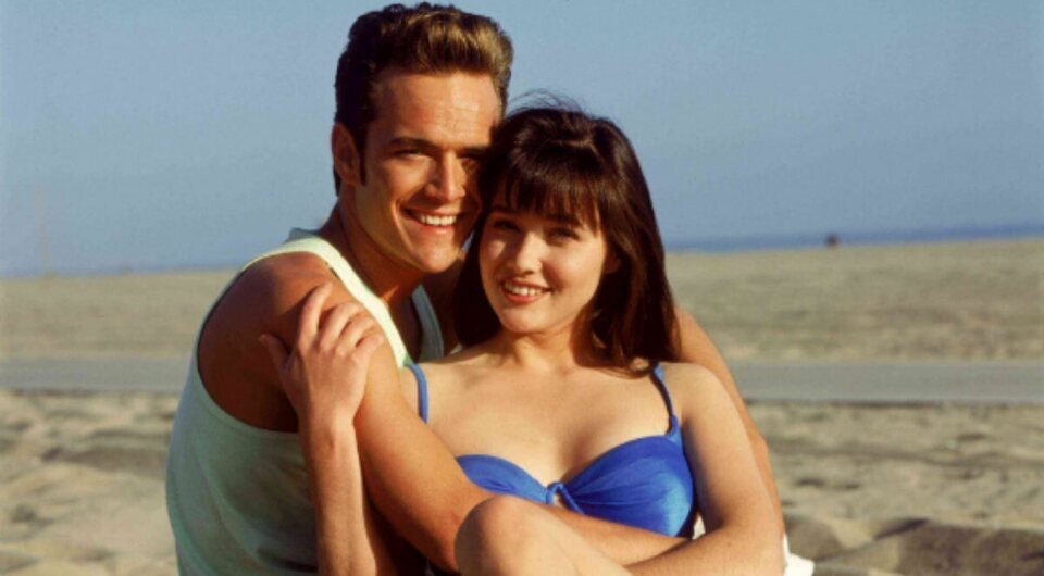 Luke Perry y Shannen Doherty en 'Sensación de vivir'