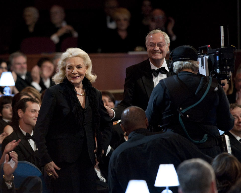 Lauren Bacall y Roger Corman en los Oscar 2010