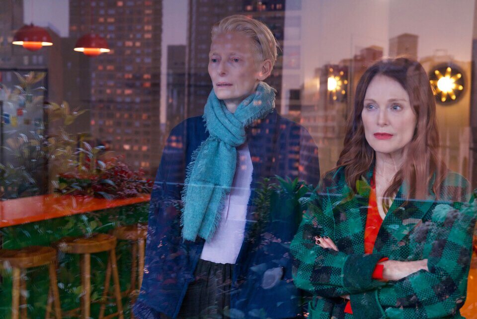 Tilda Swinton y Julianne Moore en 'La habitación de al lado'