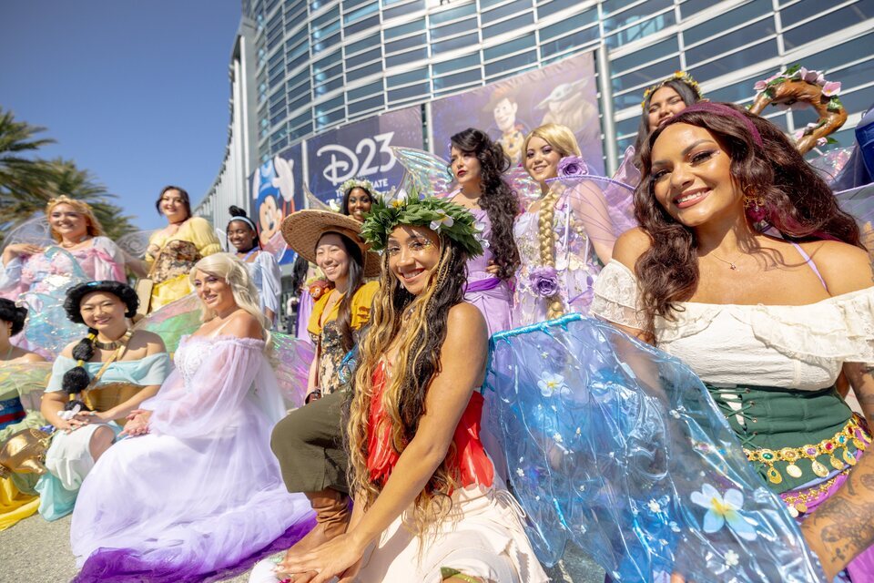 Cosplay grupal de las Princesas Disney