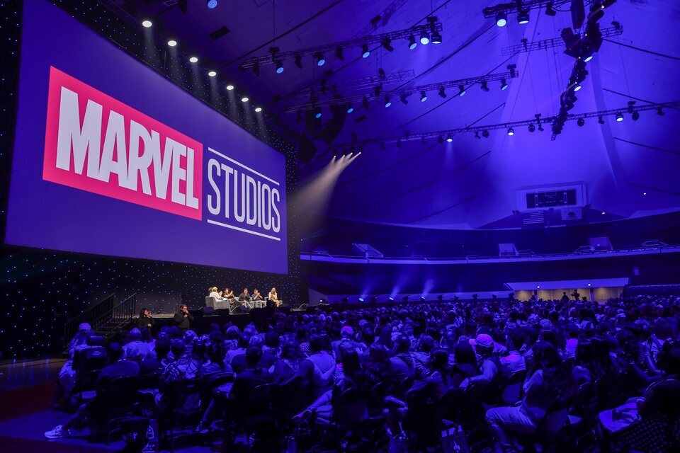 Panel de Marvel Studios en el auditorio más grande del Anaheim Convention Center