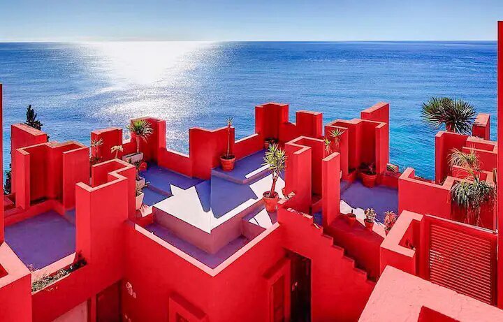 Edificio La Muralla Roja, Calpe, Alicante