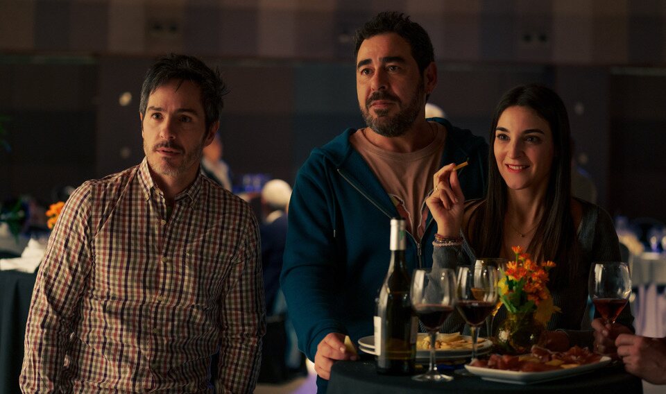 Mauricio Ochmann, Pablo Chiapella y Leonor Lavado en 'Hotel Bitcoin'