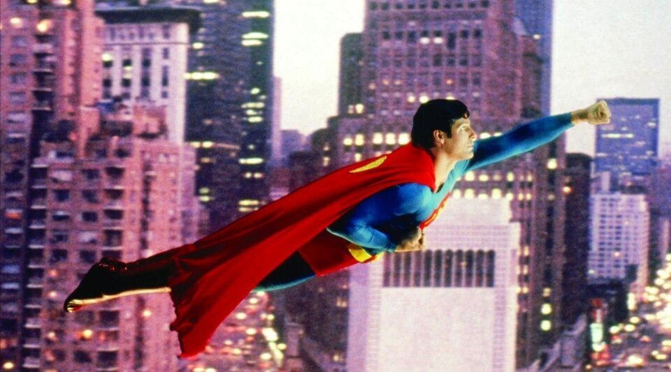 Christopher Reeve surcando el cielo de Metrópolis