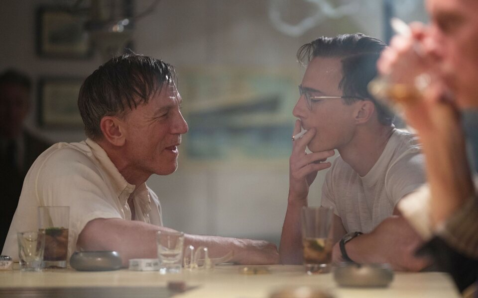 Daniel Craig junto a Drew Starkey en 'Queer'