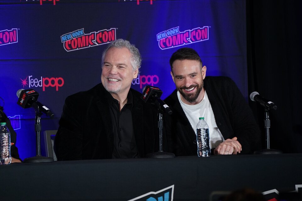 Vincent D'Onofrio y Charlie Cox en la New York Comic Con at Javits Center on October 19, 2024 in New York City.