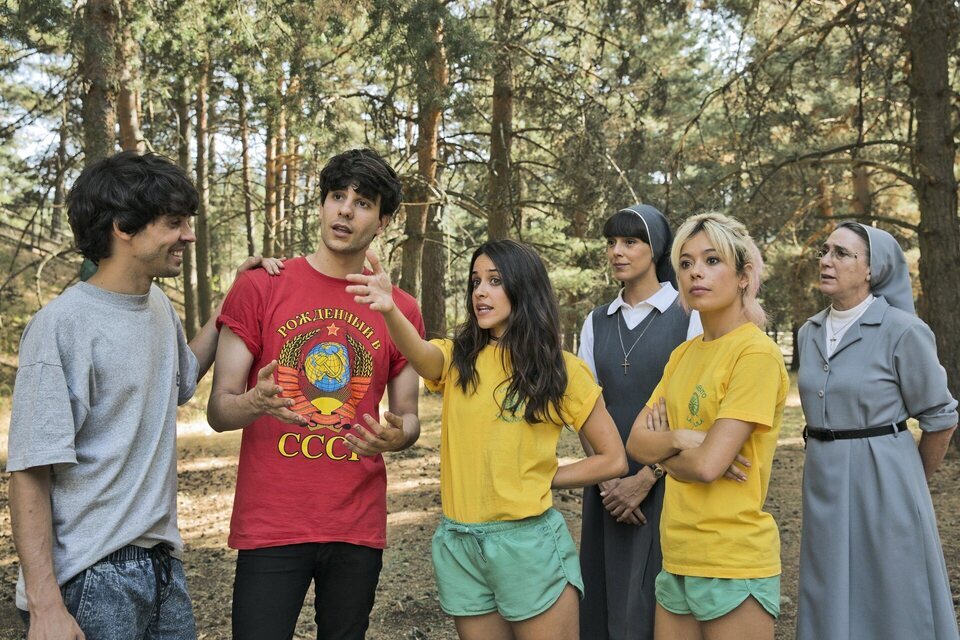 Javier Ambrossi, Javier Calvo, Macarena García, Belén Cuesta, Anna Castillo y Gracia Olayo en 'La llamada'