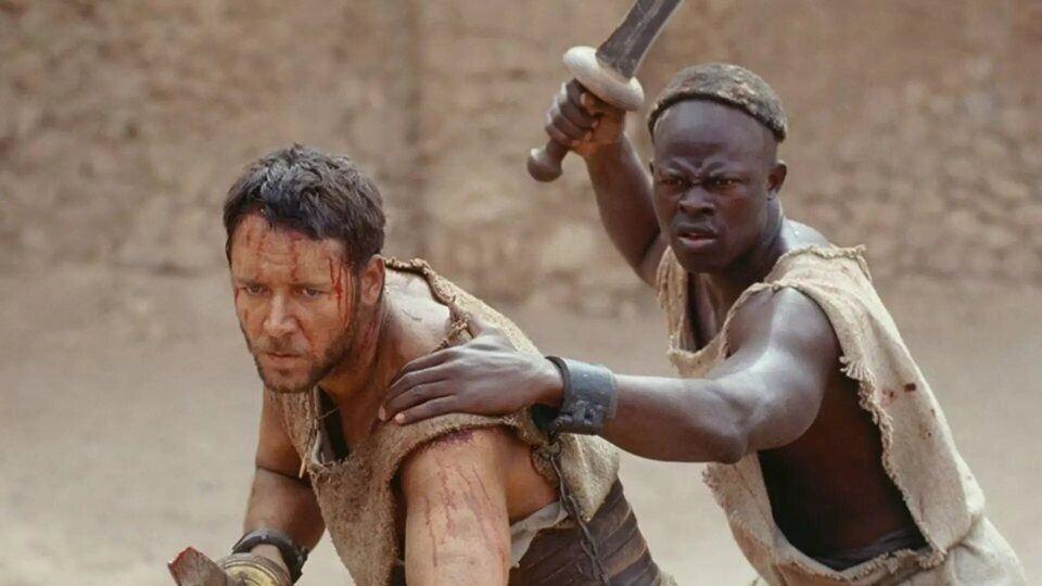 Russell Crowe y Djimon Hounsou en 'Gladiator'