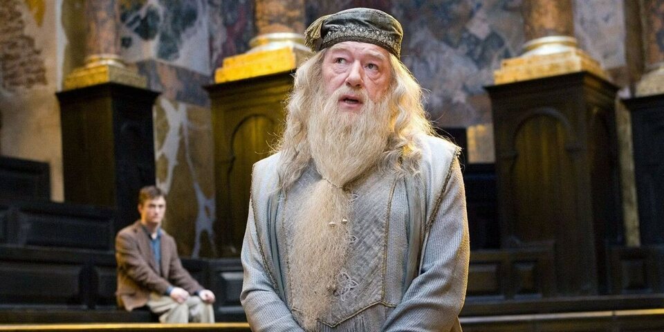 Michael Gambon como Dumbledore