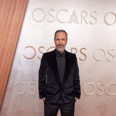 Denis Villeneuve en la alfombra roja de los Oscar 2025