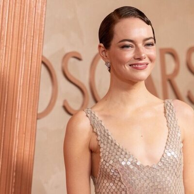 Emma Stone en la alfombra roja de los Oscar 2025