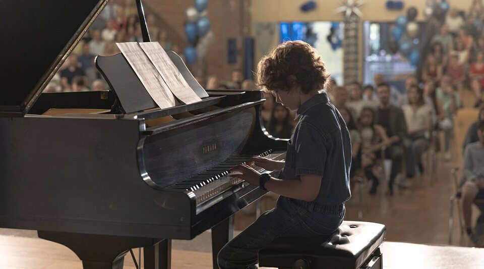 Jordi Catalán en una escena al piano de 'Wolfgang (Extraordinario)'