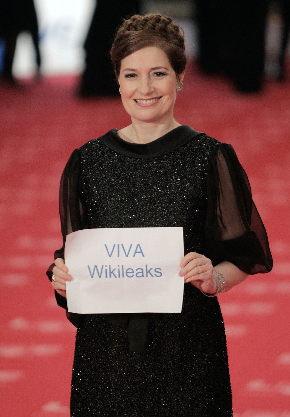 Assumpta Serna: Viva Wikileaks en los Goya 2011