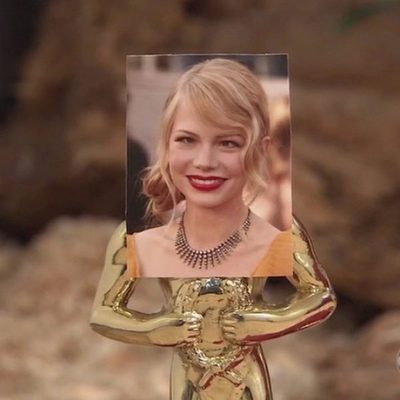 Michelle Williams bizca para la zarigüeya Heidi