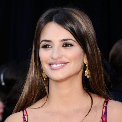 Penélope Cruz sonriente en los Oscar 2011