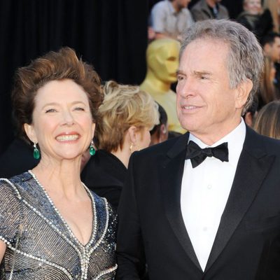 Annette Bening y Warren Beatty llegan a los Oscar 2011