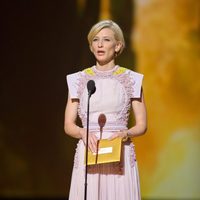 Cate Blanchett presenta los Oscar 2011