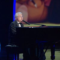 Randy Newman al piano en los Oscar 2011