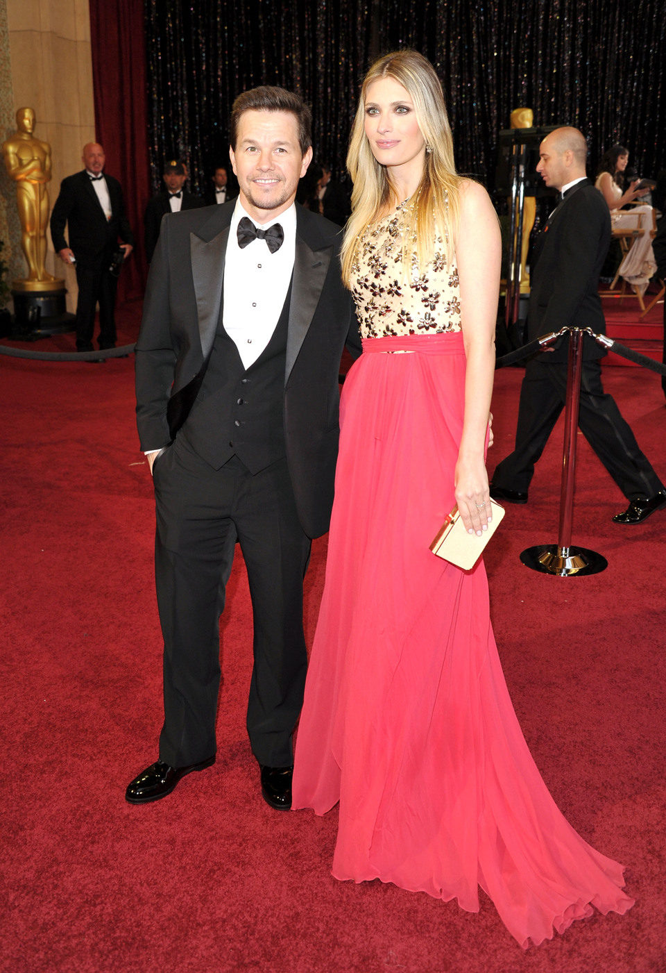 Mark Wahlberg y Rhea Durham en los Oscar 2011