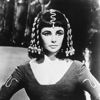 Elizabeth Taylor como Cleopatra