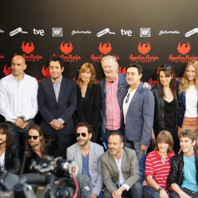 Equipo de 'Águila Roja' en el photocall para la prensa