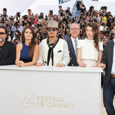 Ian McShane, Penélope Cruz, Johnny Depp, Geoffrey Rush, Astryd Bergès-Frisbey y Sam Claflin en Cannes