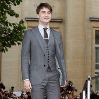 Daniel Radcliffe posa en la alfombra roja de 'Las reliquias de la muerte: Parte 2'