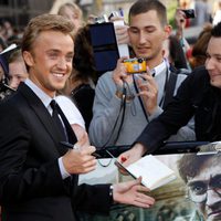 Tom Felton saluda a los fans de Harry Potter