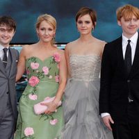 Los protagonistas junto a J.K. Rowling en la premiére de Londres de Harry Potter